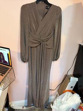Betsy & Adam Womens Evening Dress *Size 8*
